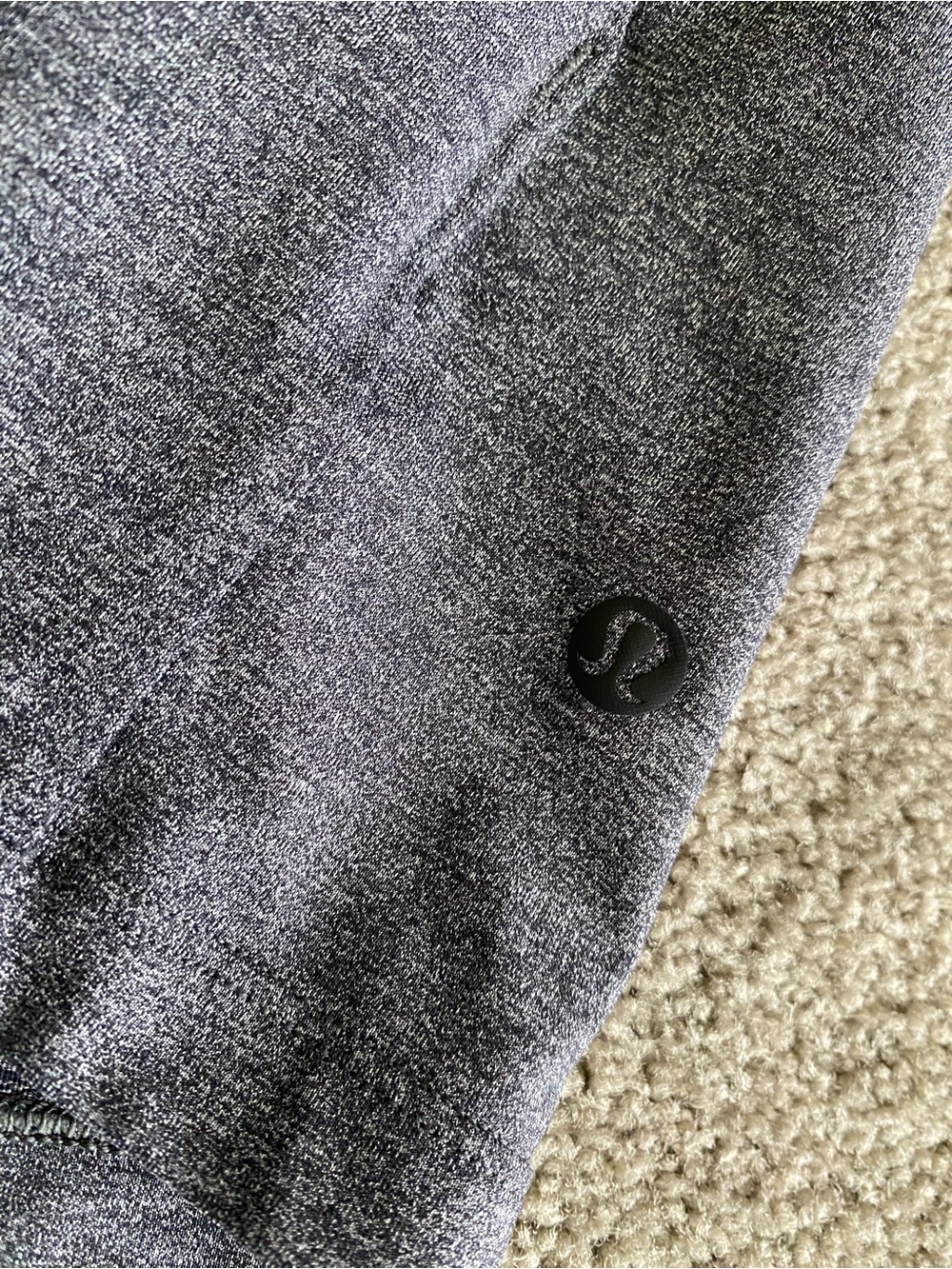 Lululemon gray shorts - Picture 5 of 8